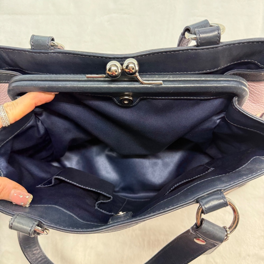 Coach Laura Spectator Satchel Lavender Leather Navy Detailing Kiss-Lock Closure - Picture 12 of 16